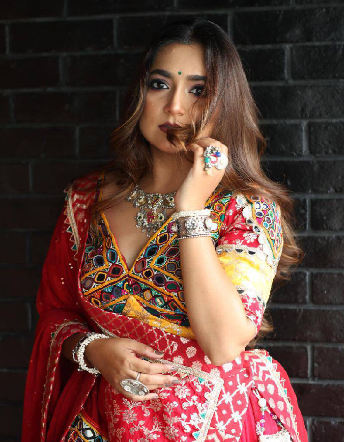 Handcrafted Gujarati Embroidered Lehenga Choli Set in Vibrant Red